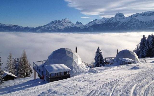 The White Pod, İsviçre