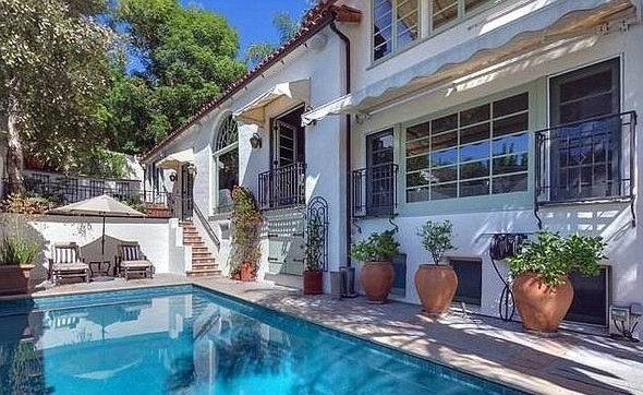 tyrabanksbuevdeyasiyor5