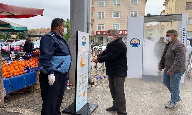 golbasi belediyesi dezenfektan kabini uretti pazarda kullaniyor videoo